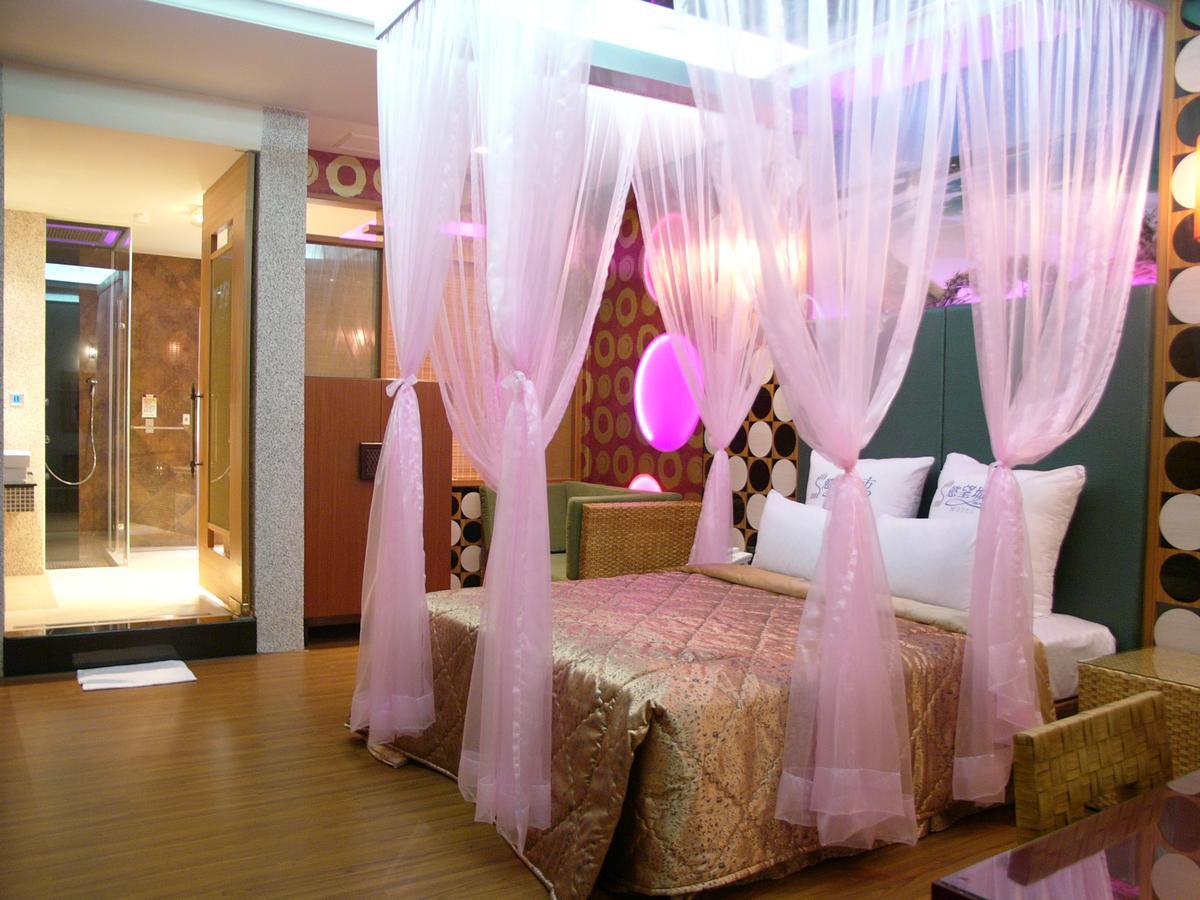 Sexy City Motel Tainan Exteriör bild