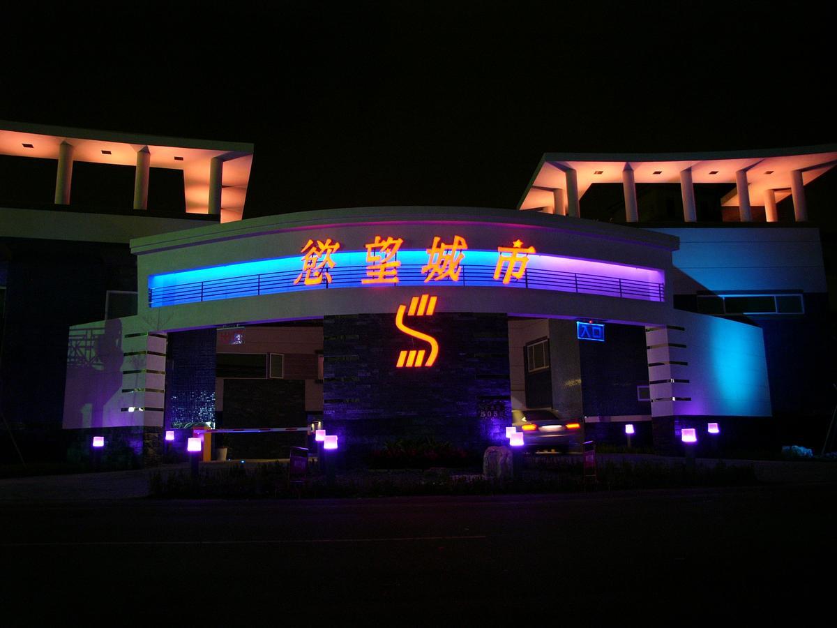 Sexy City Motel Tainan Exteriör bild